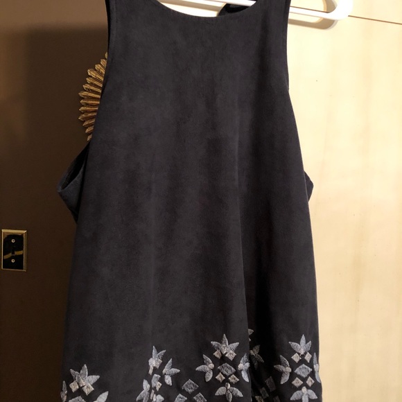 Summer top - Picture 2 of 4